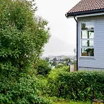 Apartment Uptown I & Fjord Views I Free Parking *