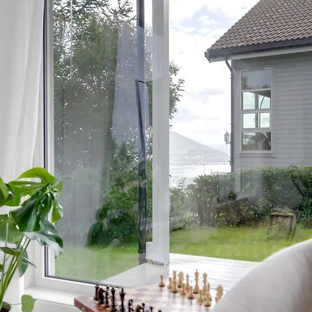 Apartment Uptown I & Fjord Views I Free Parking Tromso