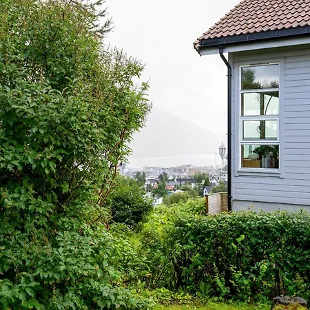 Apartment Uptown I & Fjord Views I Free Parking *