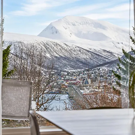 Uptown I & Fjord Views I Free Parking *