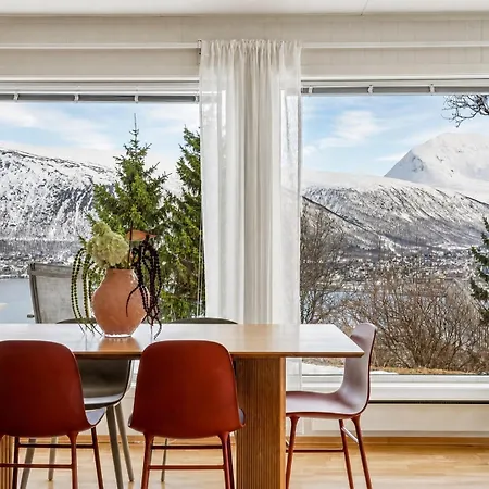 Uptown I & Fjord Views I Free Parking